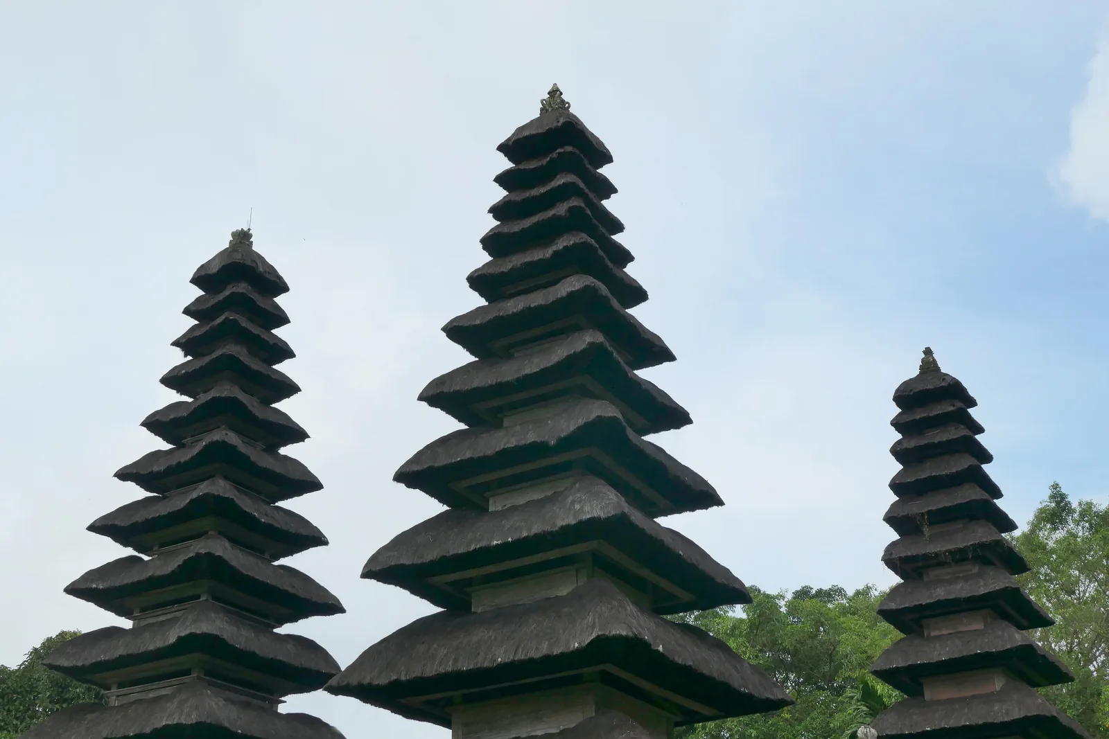 Meru bertingkat di kompleks Pura Taman Ayun